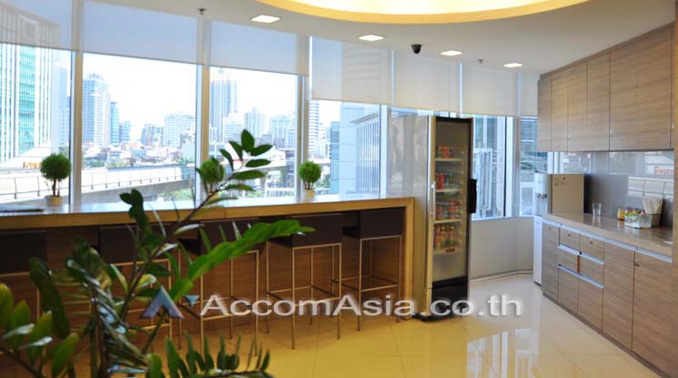 6  Office Space For Rent in Ploenchit ,Bangkok BTS Ploenchit at Q House Ploenchit Service Office AA10285
